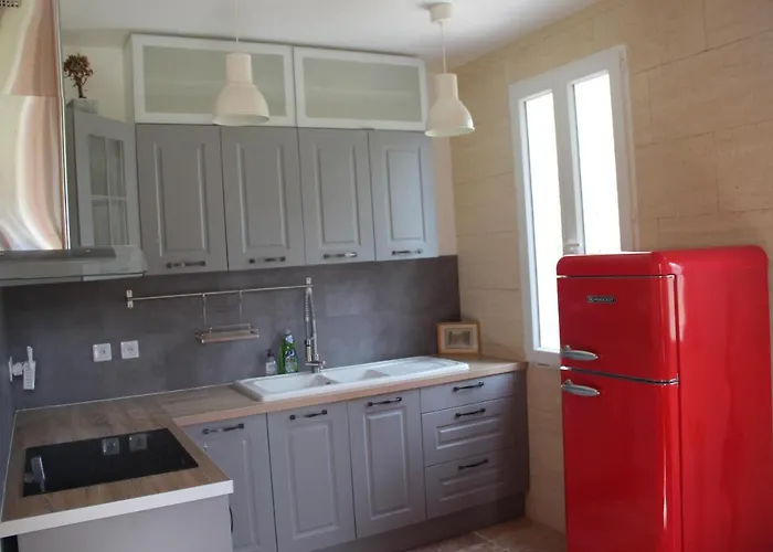 Allee Des Roses בית נופש Saint-Philippe-dʼAiguille