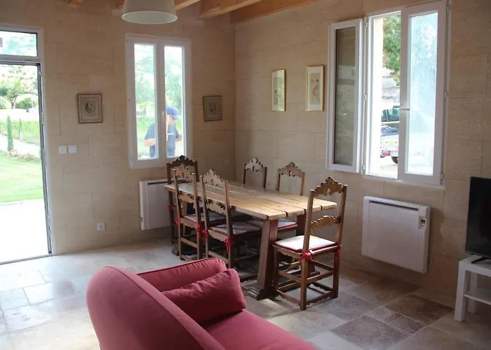 Allee Des Roses בית נופש Saint-Philippe-dʼAiguille